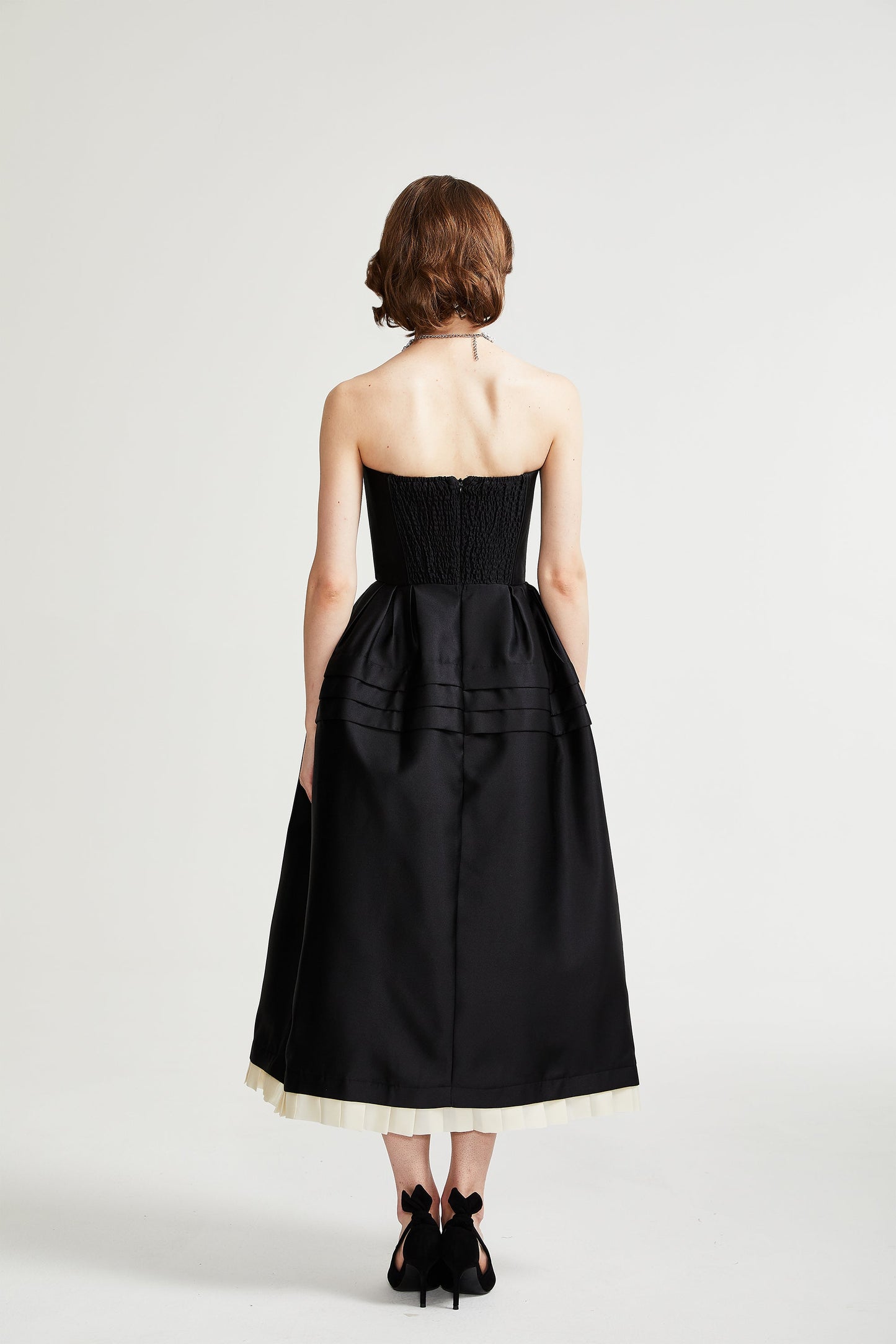 Amora™ Abito Midi Nero con Fiocco