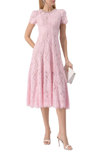 Amora™ Abito Midi in Pizzo Blush Grace – Eleganza Rosa Cipria