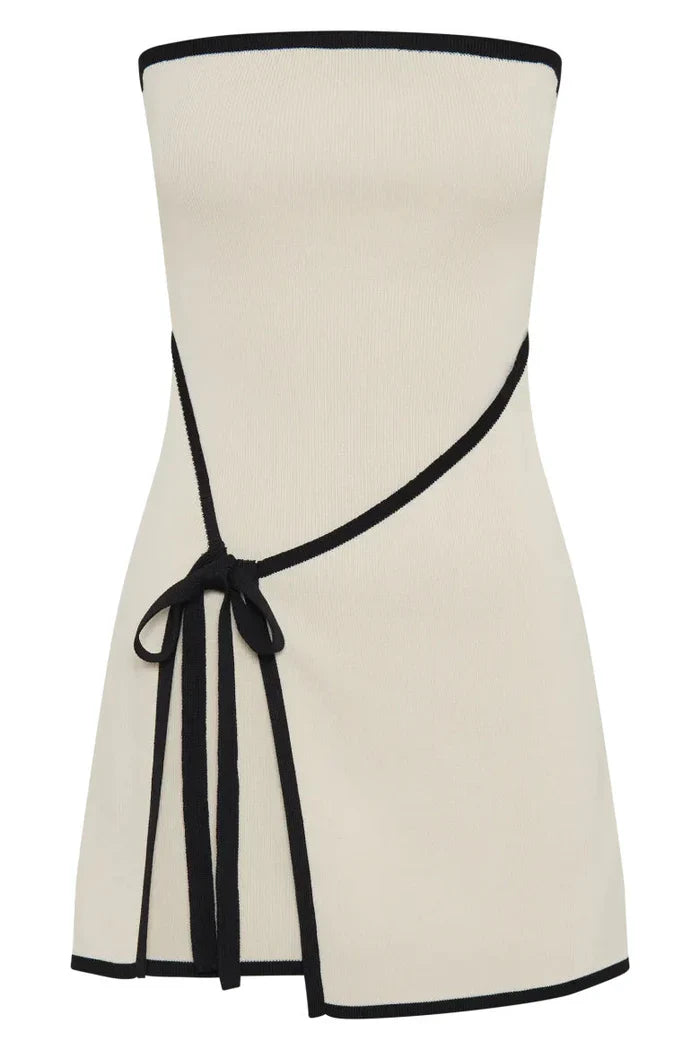 Amora™ Mini Abito Strapless Asimmetrico a Maglia