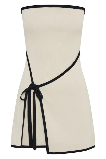 Amora™ Mini Abito Strapless Asimmetrico a Maglia