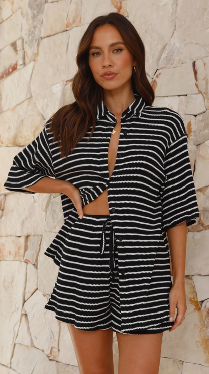 Amora™ Completo Nero a Righe