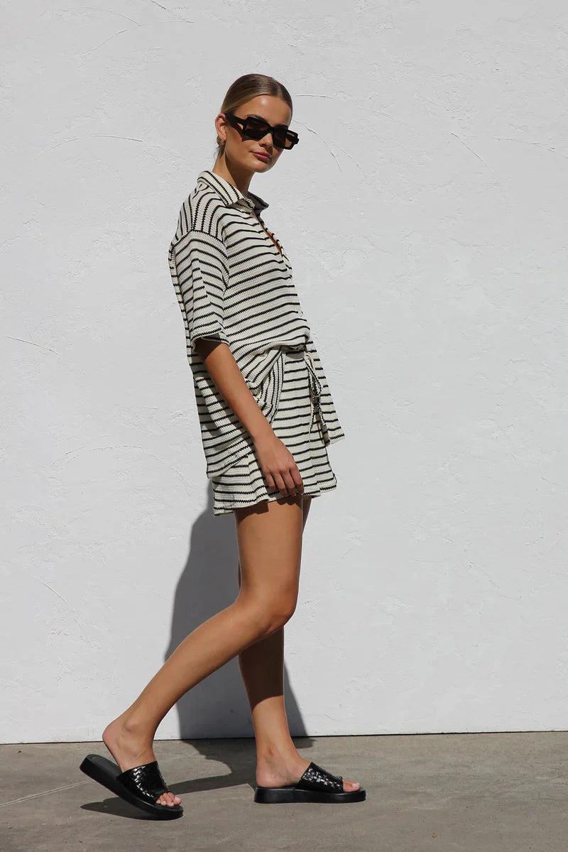 Amora™ Completo Nero a Righe