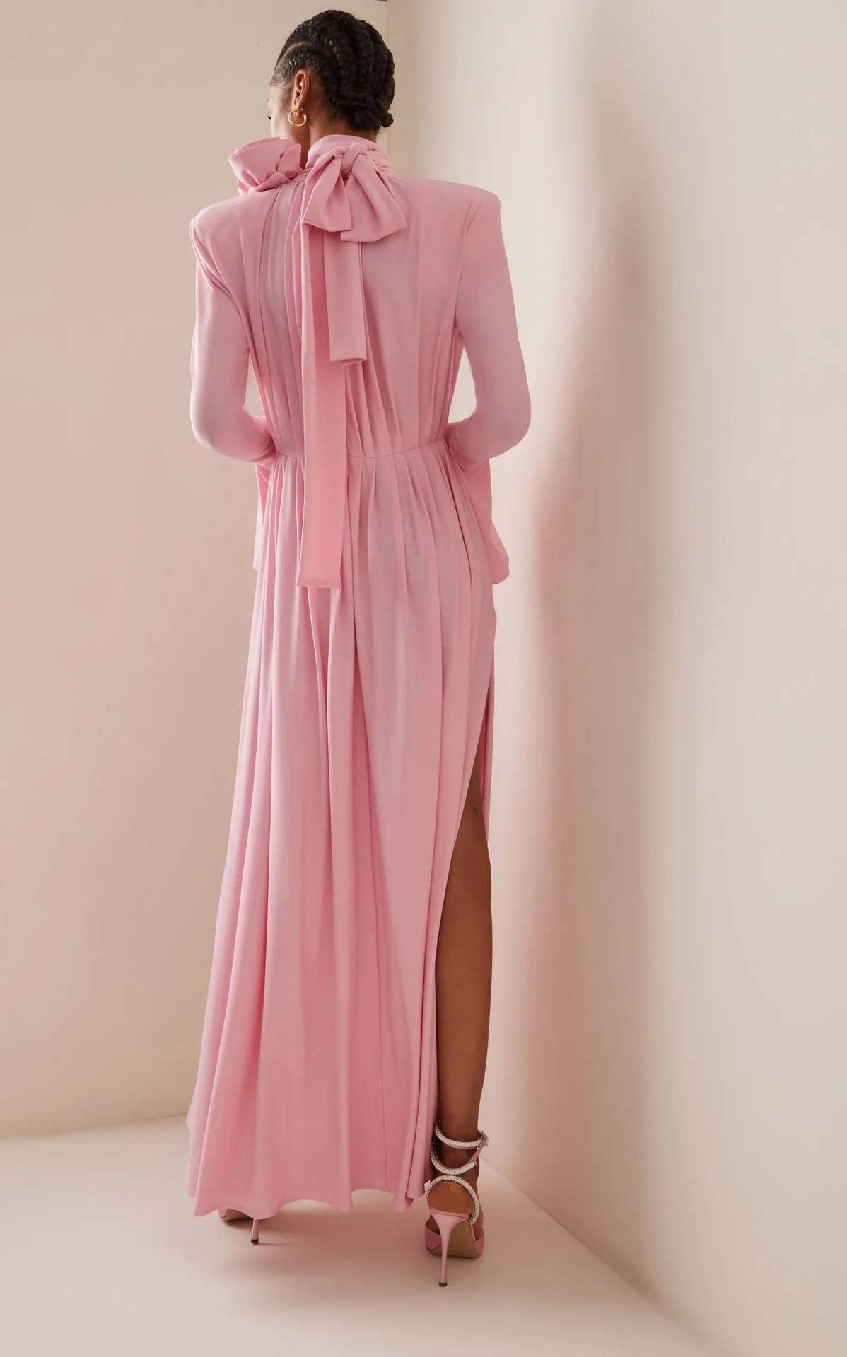 Amora™ Rosé Bloom Abito Maxi Drappeggiato a Maniche Lunghe – Rosa Cipria