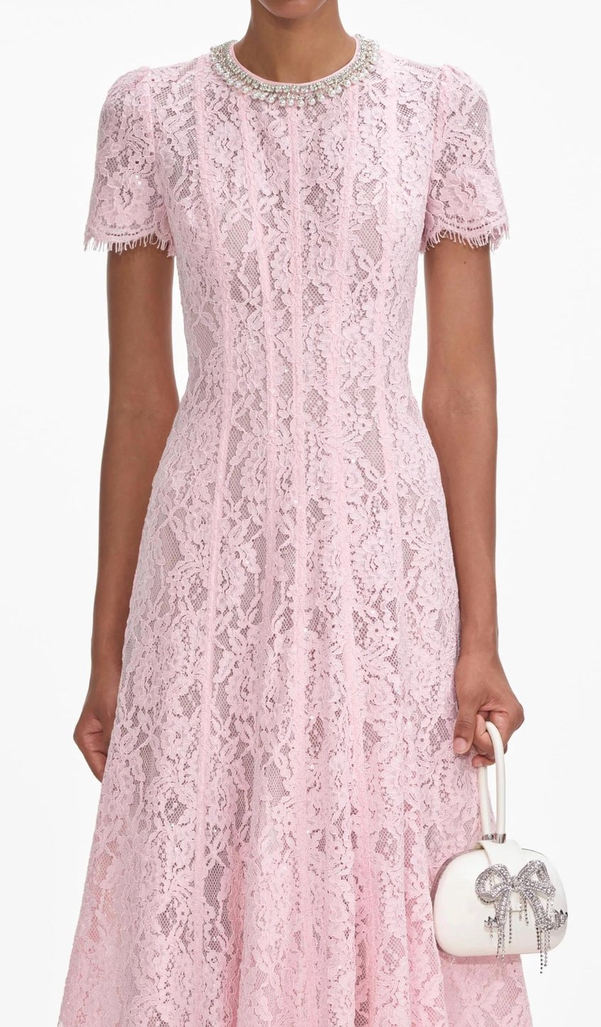Amora™ Abito Midi in Pizzo Blush Grace – Eleganza Rosa Cipria