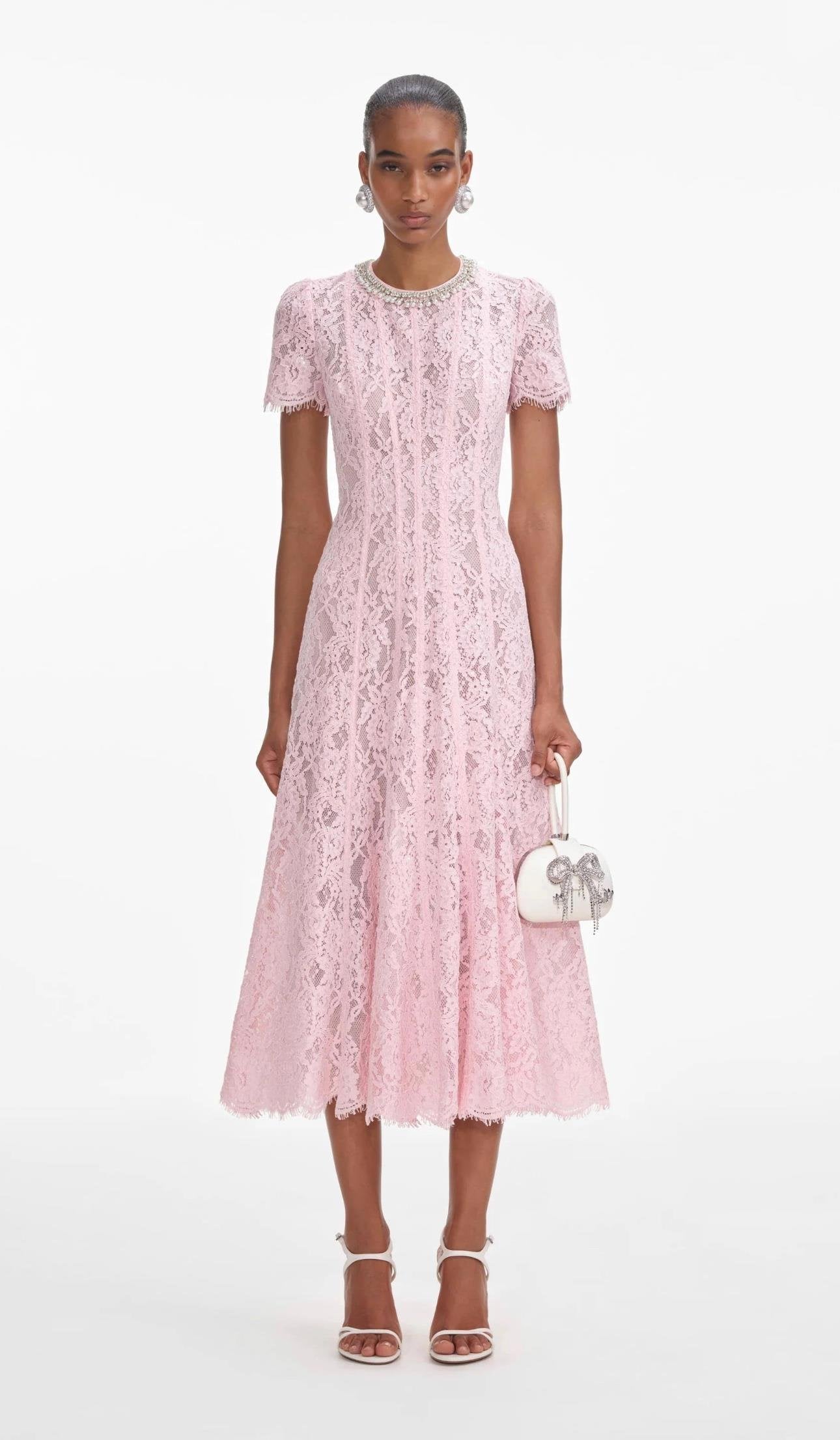 Amora™ Abito Midi in Pizzo Blush Grace – Eleganza Rosa Cipria
